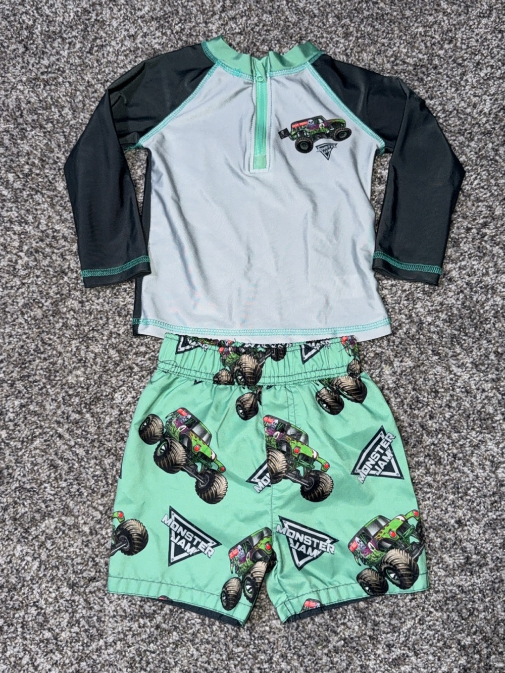 Monster jam Grave Digger 18m swim set